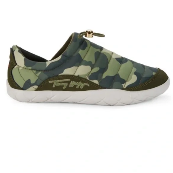 NWOT TOMMY HILFIGER QUILTED CAMO ADJUSTABLE WOMENS SLIP ON SIZE 8.5M - Picture 1 of 8